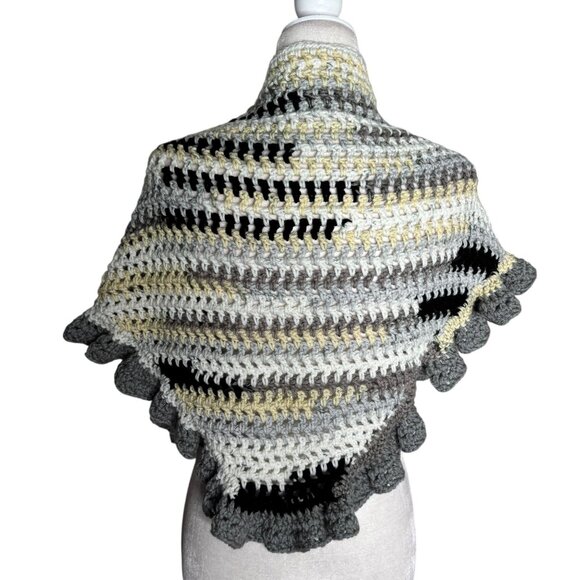 Handmade Black Grey White Crochet Knit Shawl Wrap With Ruffled Edges Soft NEW - Picture 4 of 4